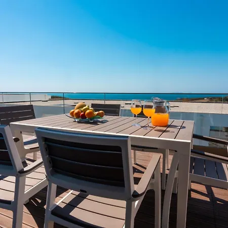 Panoramic Linked With Private Pool - 12a *