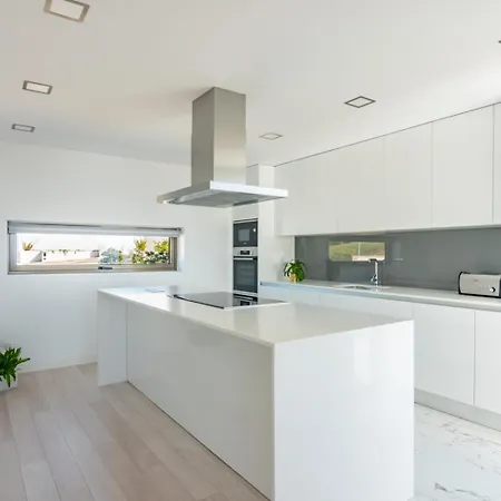 Panoramic Linked With Private Pool - 12a *