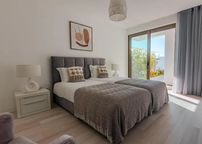 Villa Panoramic Linked With Private Pool - 12a *