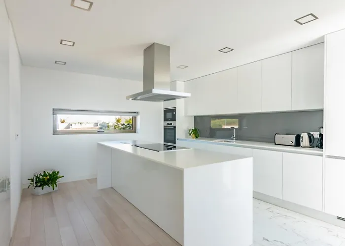 Panoramic Linked With Private Pool - 12a *