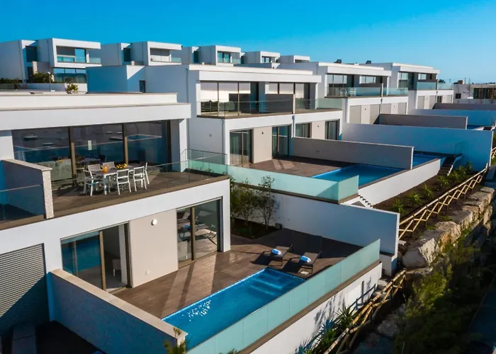 Panoramic Linked With Private Pool - 12a