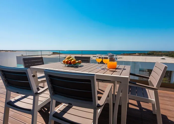 Panoramic Linked With Private Pool - 12a *