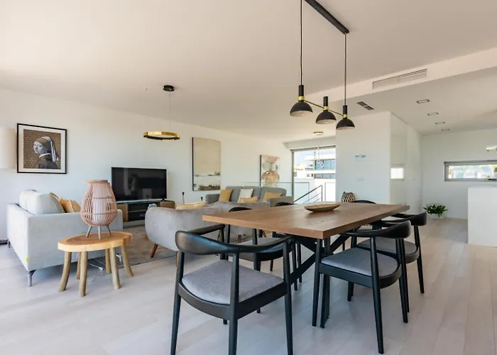 Panoramic Linked With Private Pool - 12a וילה *